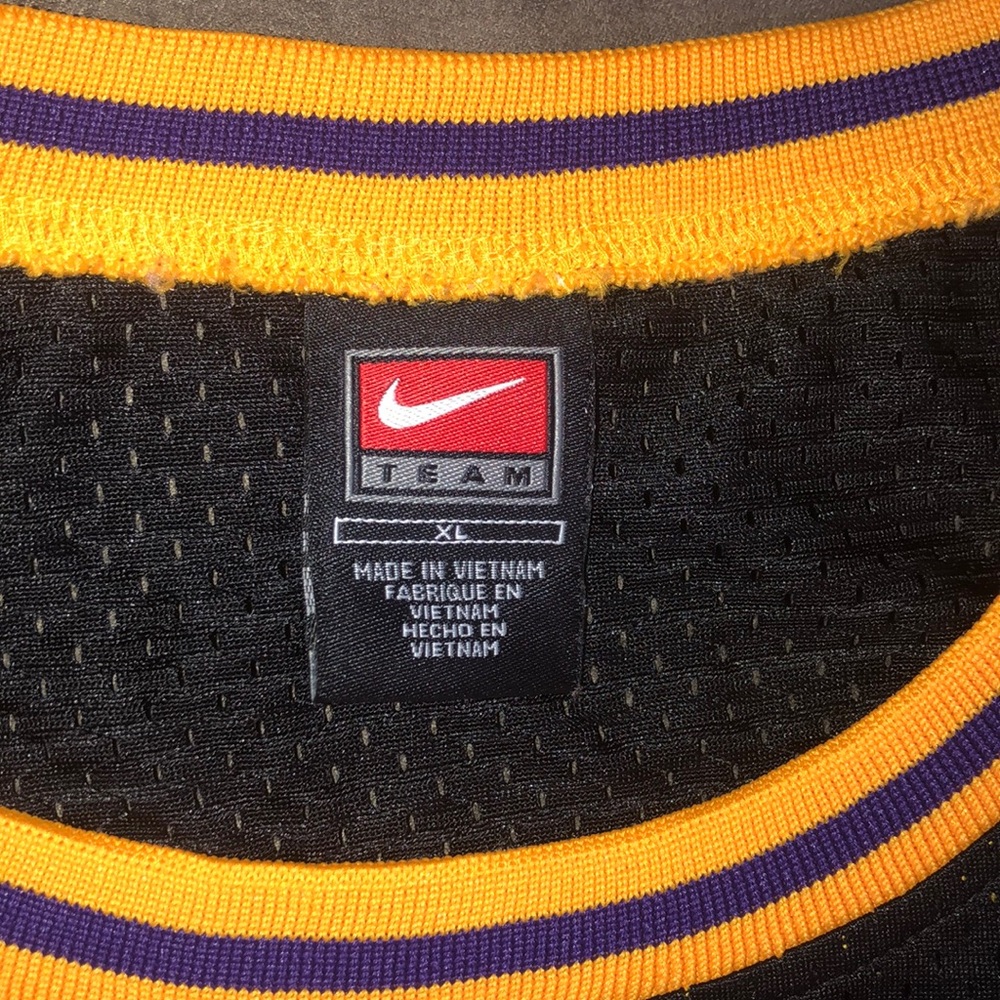 Kobe Bryant Nike Alternate Lakers Jersey XL (Boy) - Picture 7 of 9